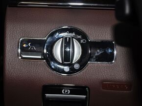 奔驰(进口)  S350L 3.5L 方向盘左后仪表台