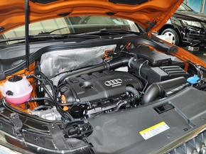 一汽奥迪  2.0T 发动机主体特写