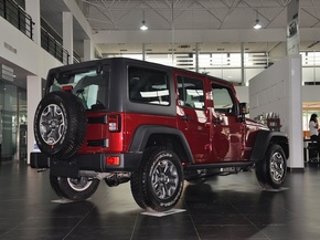 Jeep  3.6L 车辆右侧尾部视角