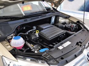上海大众  1.6L 自动 发动机主体特写