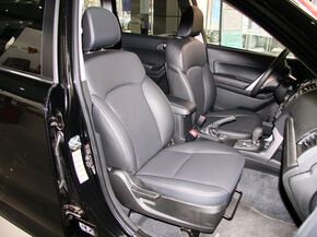 斯巴鲁  2.5L CVT 副驾驶席座椅45度特写