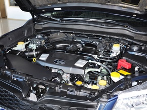 斯巴鲁 2.5L CVT 发动机主体特写