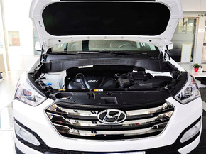 北京现代  2.4L 自动 发动机局部特写