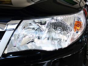 斯巴鲁  森林人经典 2.5XS AT 车辆大灯细节