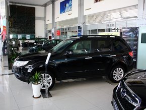 斯巴鲁  森林人经典 2.5XS AT 车辆左正侧视角