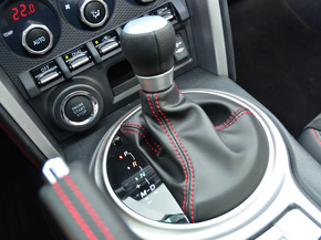 斯巴鲁  2.0L 自动