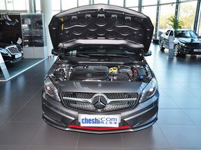 奔驰(进口) A260 2.0T DCT 车辆发动机舱整体