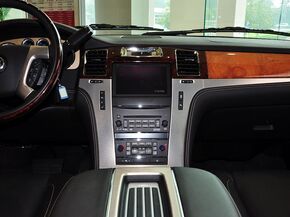 凱迪拉克(進(jìn)口)  ESV 6.2L 自動 中控儀表臺總特寫