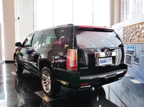 凱迪拉克(進(jìn)口)  ESV 6.2L 自動(dòng) 車輛左后45度視角