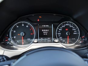 一汽奥迪  40 TFSI quattro 方向盘后方仪表盘