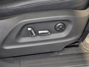 一汽奥迪 40 TFSI quattro 副驾驶席坐垫侧面特写