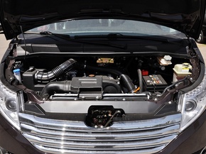 江淮汽車  2.0T 自動(dòng) 發(fā)動(dòng)機(jī)局部特寫