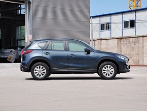 长安马自达  2.0L 手动 车辆正右侧