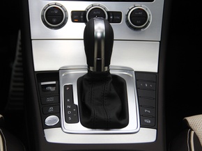 一汽-大众  3.0FSI DSG 挂档把手特写