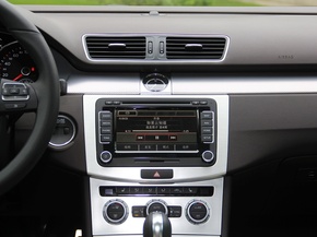 一汽-大众  3.0FSI DSG 中控仪表台总特写