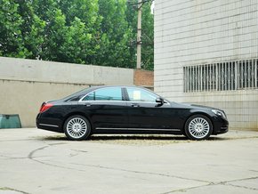 奔驰(进口)  S500L 4.7T 自动 车辆正右侧