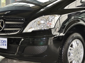 福建奔驰  3.0L 自动 车辆左前大灯45度视角