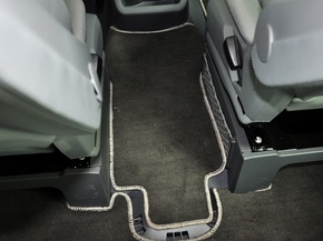 福建奔驰  3.0L 自动 前排座椅中央后方整体