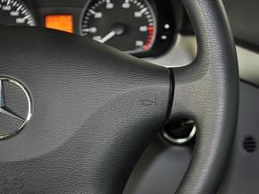 福建奔驰  3.0L 自动 方向盘右侧