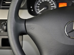 福建奔驰  3.0L 自动 方向盘左侧