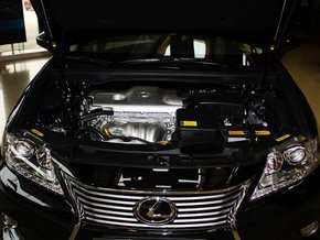 雷克萨斯  250 发动机局部特写