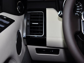 路虎 3.0T 自动 方向盘左后仪表台