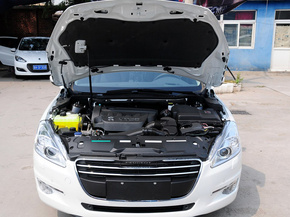 东风标致  2.3L 自动 车辆发动机舱整体