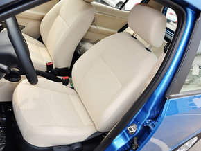 斯柯达  1.4L 自动 驾驶席座椅前45度视图