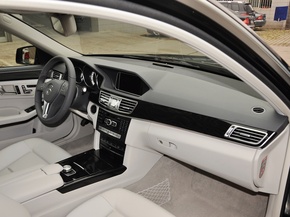 北京奔驰  E260L 1.8T 自动 中控台右侧