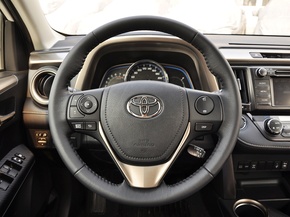 一汽丰田  2.0L CVT 方向盘整体
