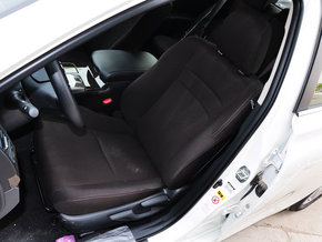 一汽丰田  2.5S 自动 驾驶席座椅前45度视图