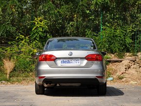 一汽-大众  1.4TSI 自动 车辆正后方尾部视角