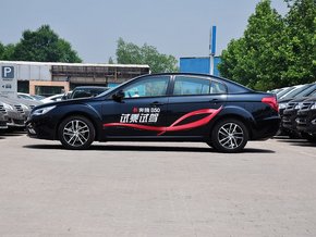 一汽奔腾  1.8L 自动 车辆左正侧视角