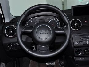 奥迪(进口) 30 TFSI 方向盘整体