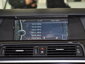 华晨宝马  520Li 中控仪表台上方