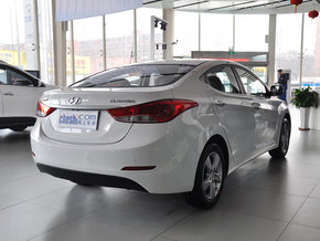 北京現(xiàn)代  1.6L 自動(dòng) 車(chē)輛右側(cè)尾部視角