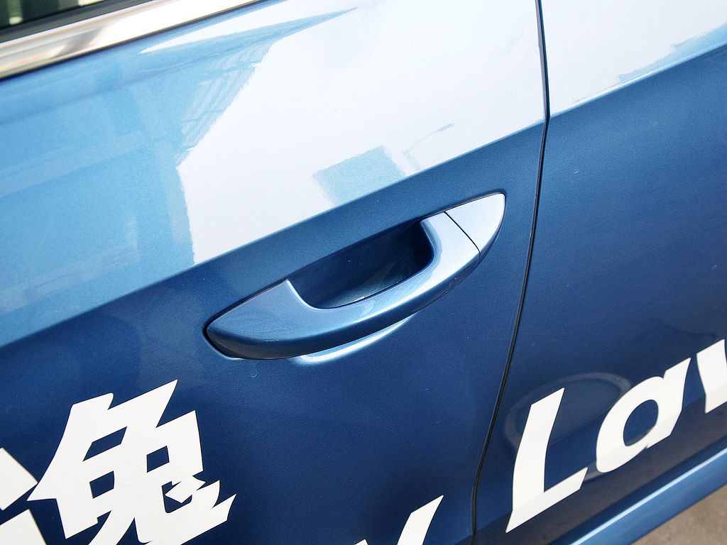 上海大众  改款 1.4TSI DSG 驾驶席车门把手特写