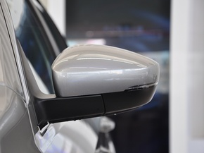 上海大众  1.4T DSG 反光镜外侧正视