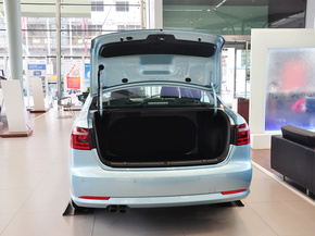 上海大众  1.4TSI DSG 后备箱整体特写