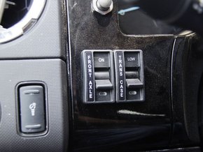 福特(进口)  F650 方向盘左后仪表台