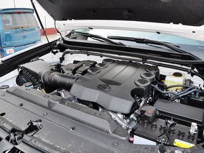 一汽丰田  4.0L 发动机主体特写