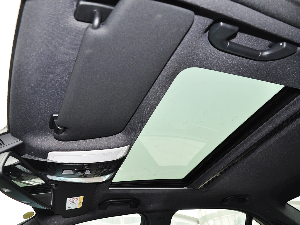 奔驰AMG  C63 AMG Coupe Edition 507 车顶内部特写