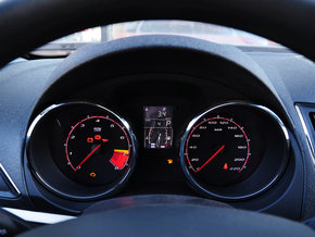 MG 1.5T 自动 方向盘后方仪表盘