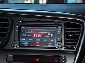 东风悦达起亚  2.0L AT 中控仪表台上方