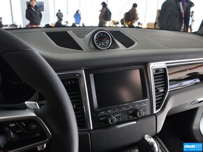 保时捷  Macan 中控台左侧