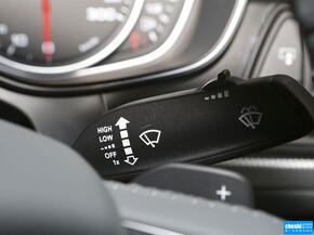 一汽奥迪  TFSI 方向盘右侧控制杆