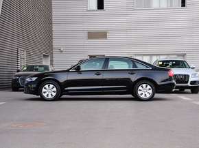一汽奧迪  TFSI 手動(dòng) 車輛左正側(cè)視角