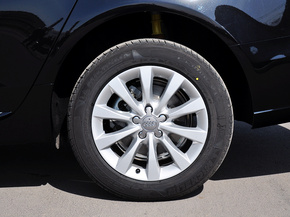 一汽奥迪  30 FSI 后轮整体照片