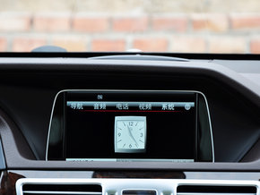 北京奔驰 E260L 1.8T 自动 中控仪表台上方