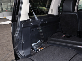 路虎  3.0T V6 SC 后备箱左侧功能特写